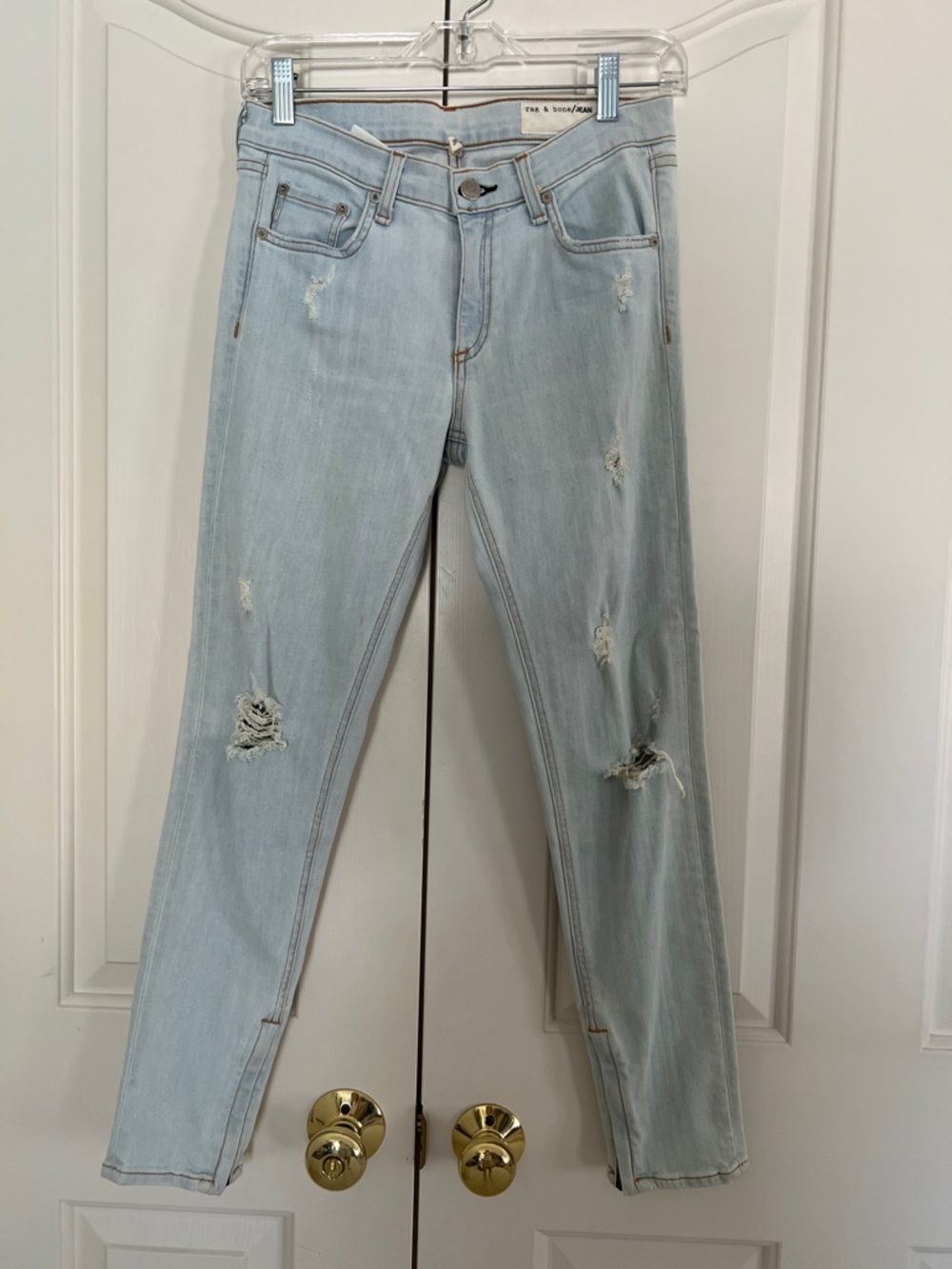 rag & bone Light Blue Distressed Skinny Jeans
Size 27